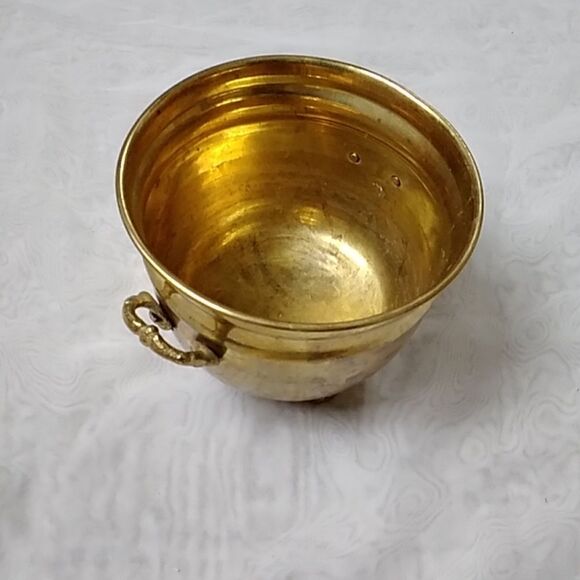 VTG, Small Brass Witch’s Cauldron Pot Tripod Spellmaking Tool Antique Tone Gold - Picture 2 of 11